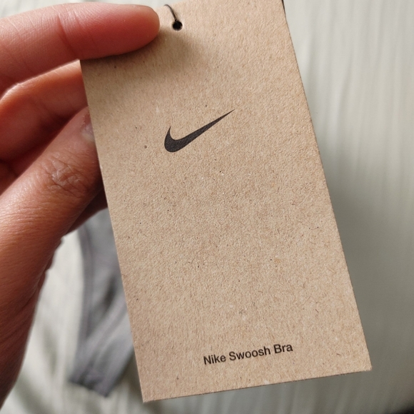 Nike Air Swoosh Medium-Support Sports Bra - Picture 7 of 7